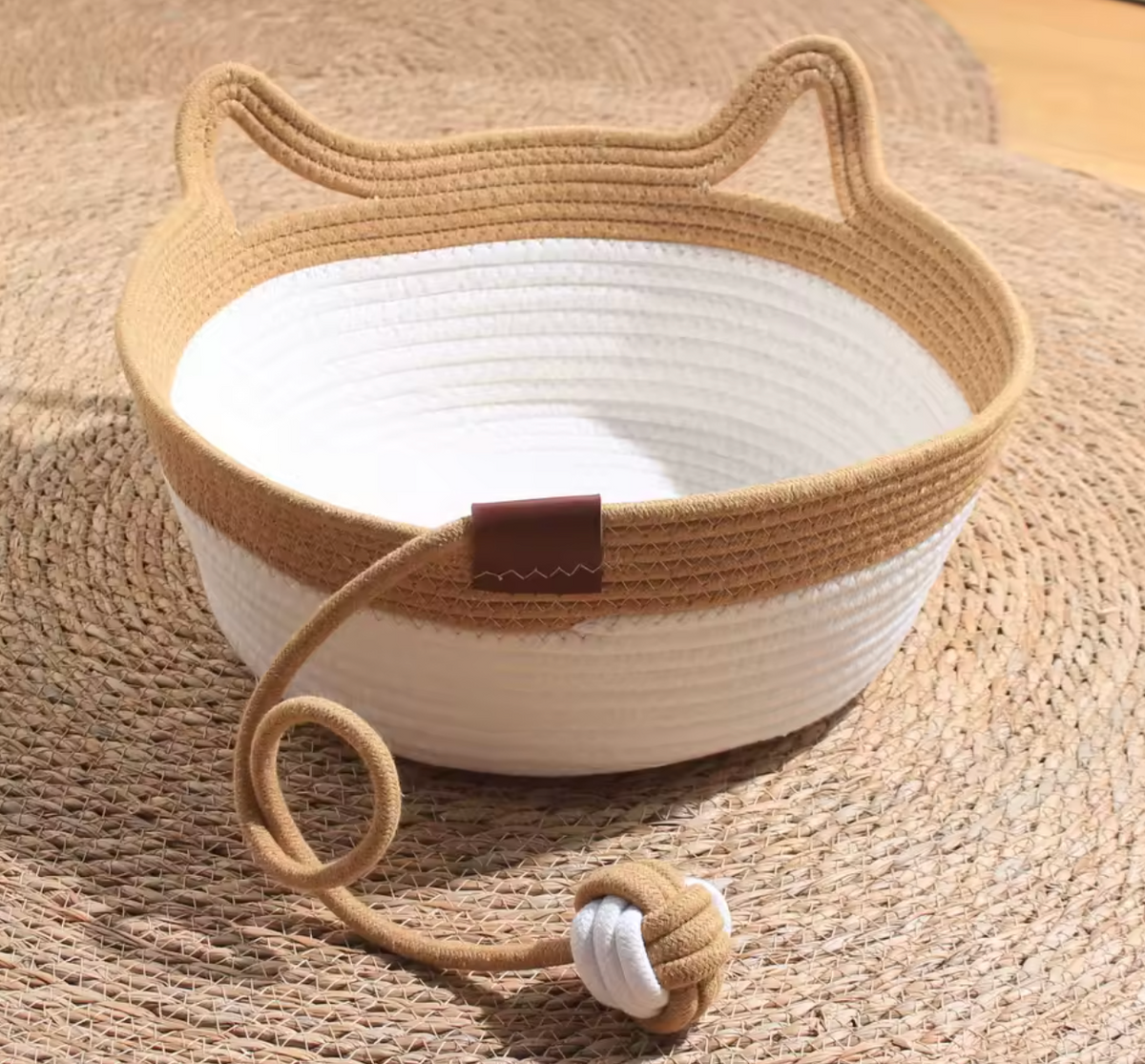 RevierNest - Geflochtenes Katzenbett mit Spielball